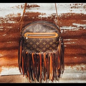 ♦️sold♦️Revamped Louis Vuitton Senlis Crossbody